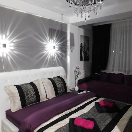Velvet Lux Apartment Ni Eksteriør bilde