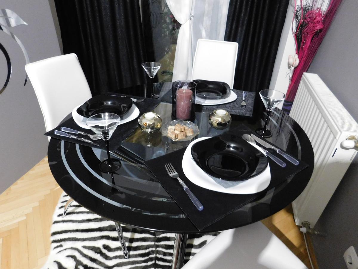 Velvet Lux Apartment Ni Eksteriør bilde