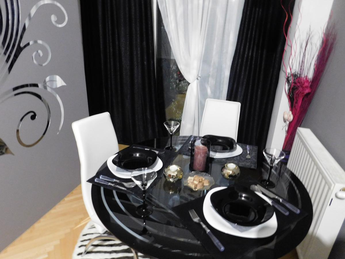 Velvet Lux Apartment Ni Eksteriør bilde
