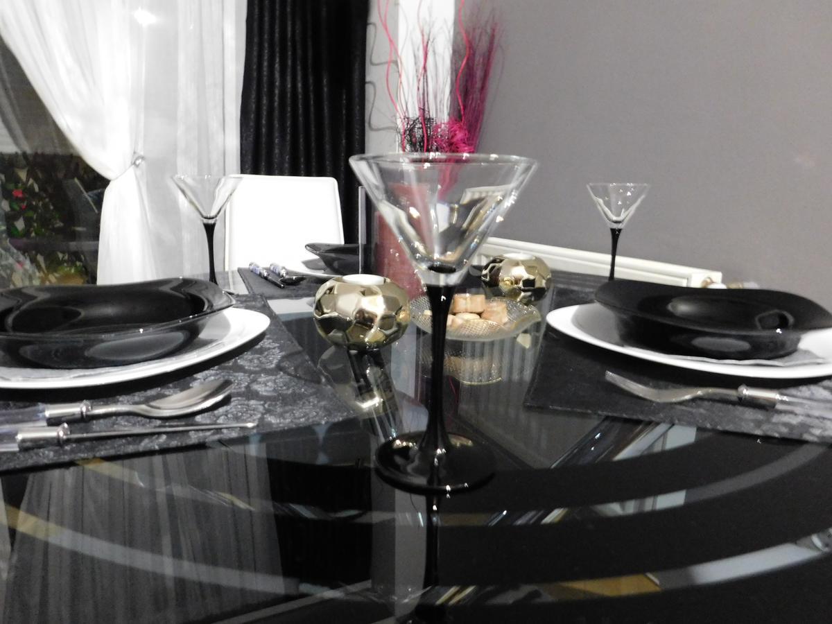 Velvet Lux Apartment Ni Eksteriør bilde