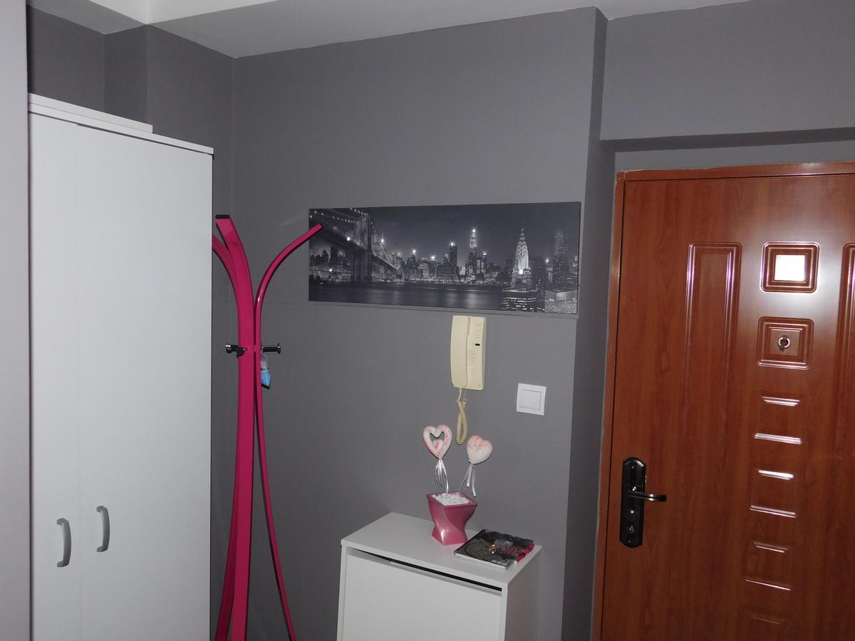 Velvet Lux Apartment Ni Eksteriør bilde