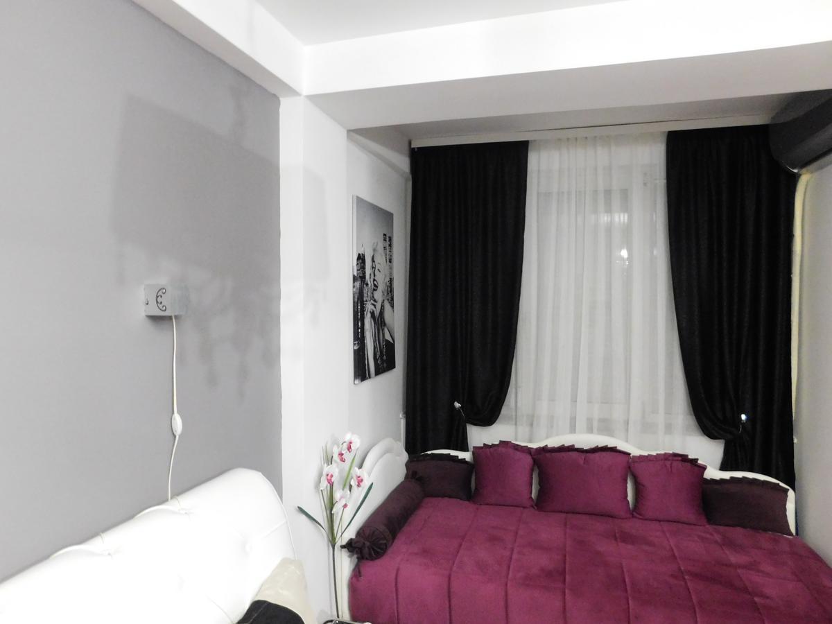 Velvet Lux Apartment Ni Eksteriør bilde