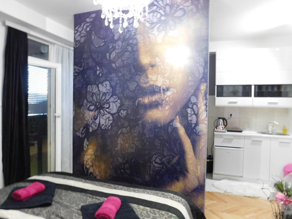 Velvet Lux Apartment Ni Eksteriør bilde