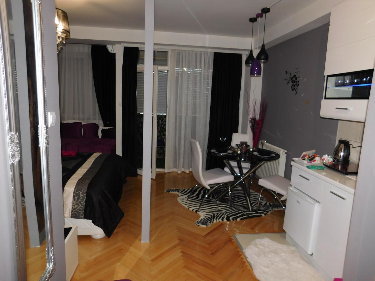 Velvet Lux Apartment Ni Eksteriør bilde