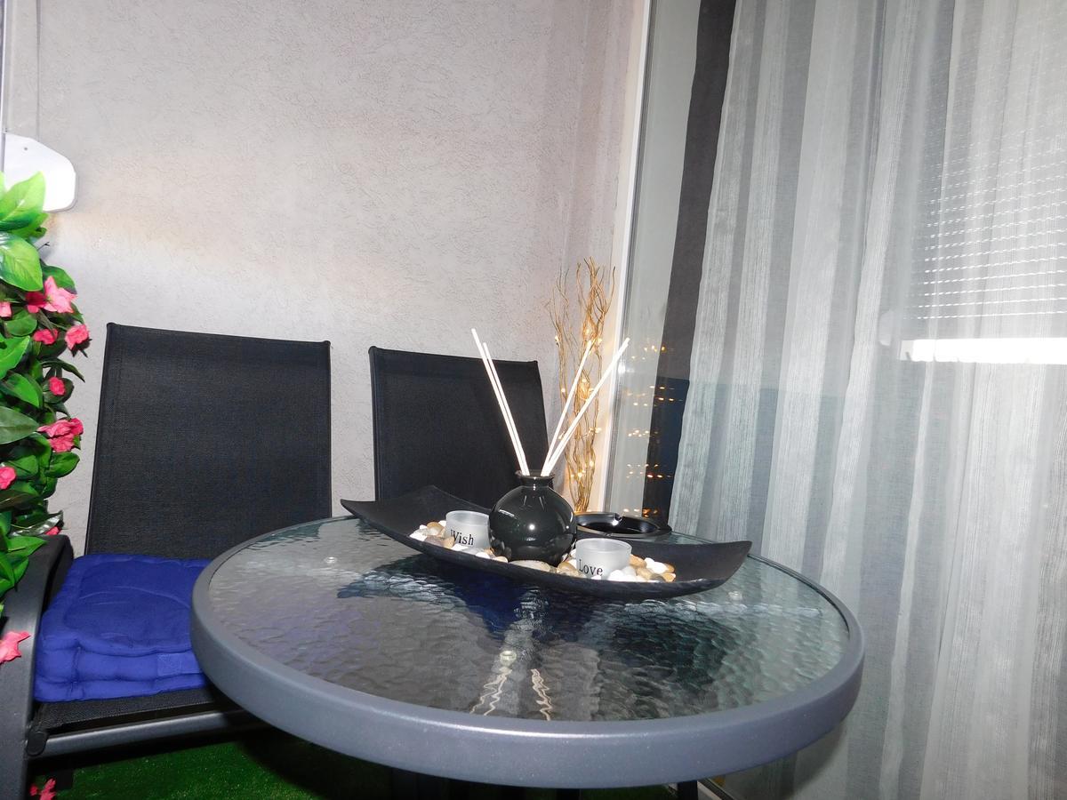 Velvet Lux Apartment Ni Eksteriør bilde