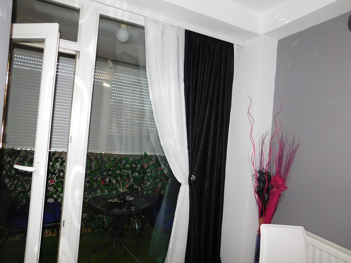 Velvet Lux Apartment Ni Eksteriør bilde