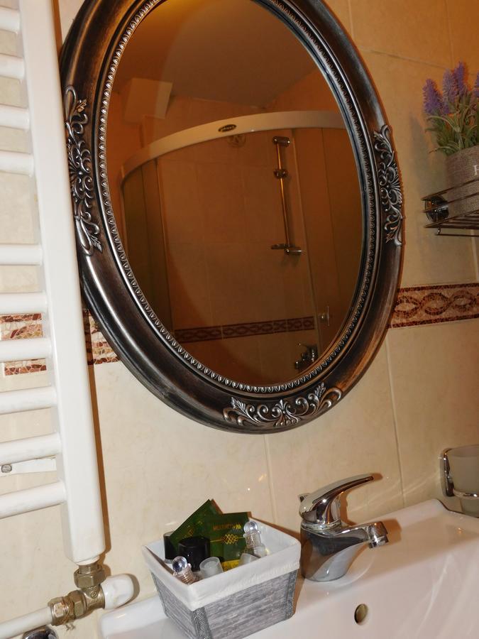 Velvet Lux Apartment Ni Eksteriør bilde